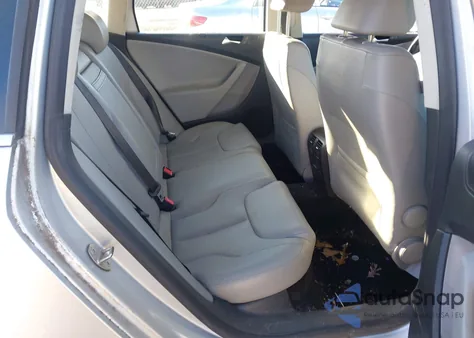 2009 Volkswagen Passat Komfort z USA, uszkodzony, nr VIN WVWXK73C99E079451